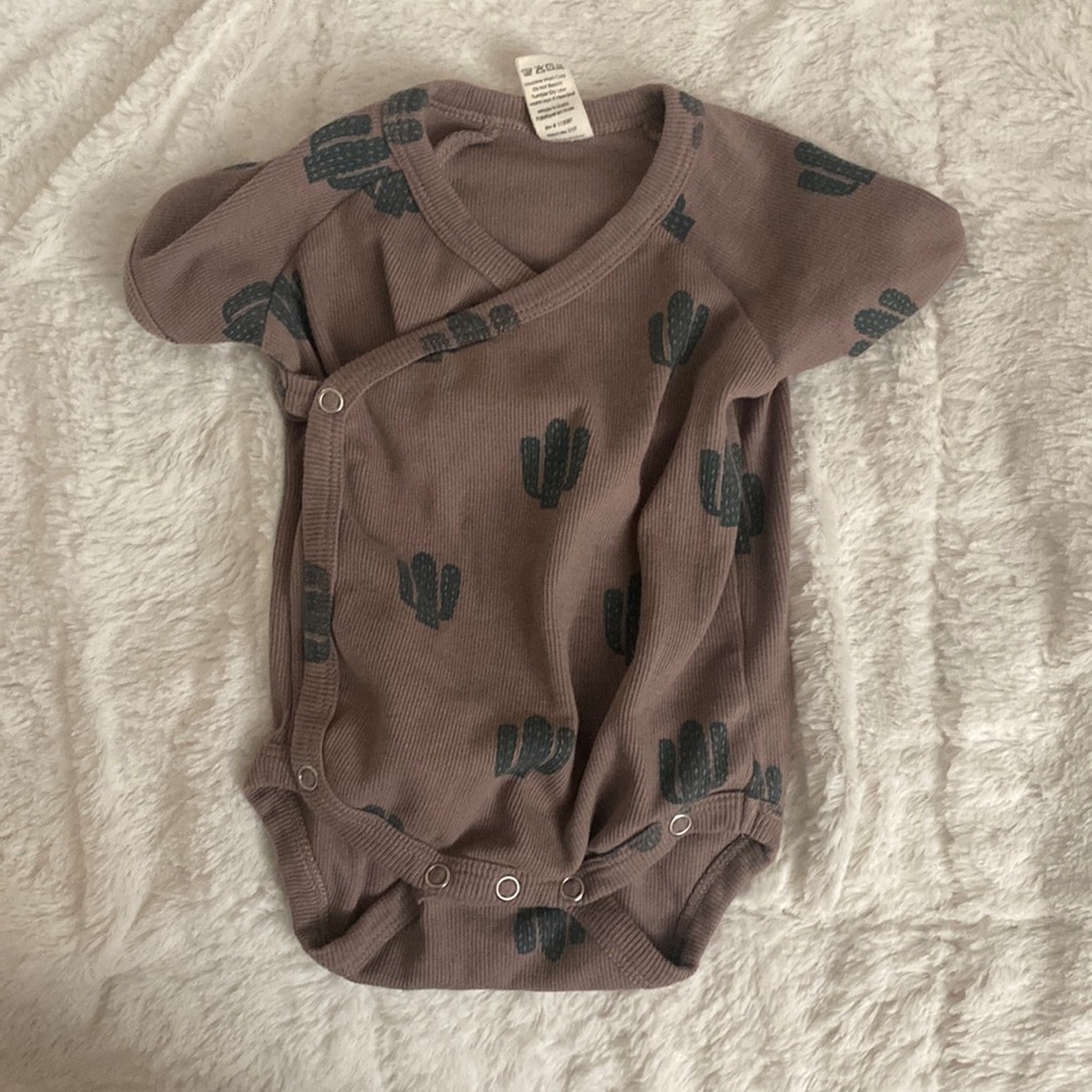 Kate quinn Tiny cactus short sleeve kimono